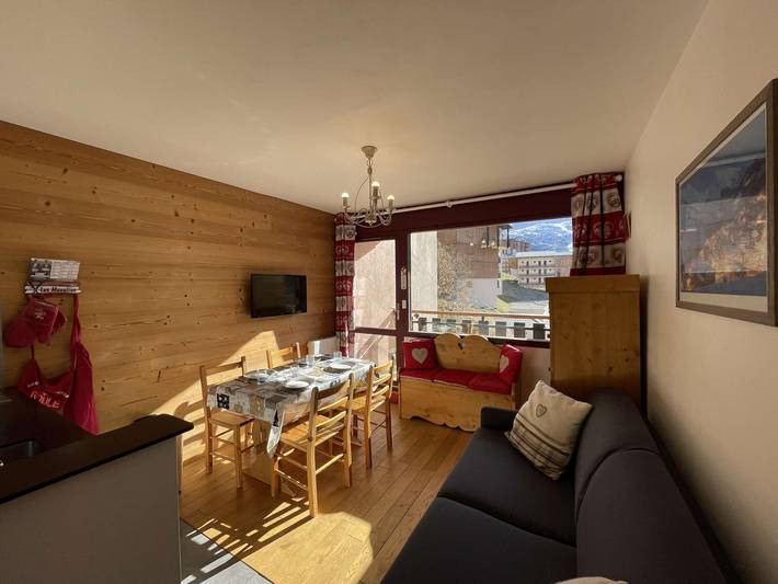 Apartamento entero, Hermoso apartamento acogedor cerca de pistas en Les Menuires con parking in Les Menuires, Saint-Martin-de-Belleville
