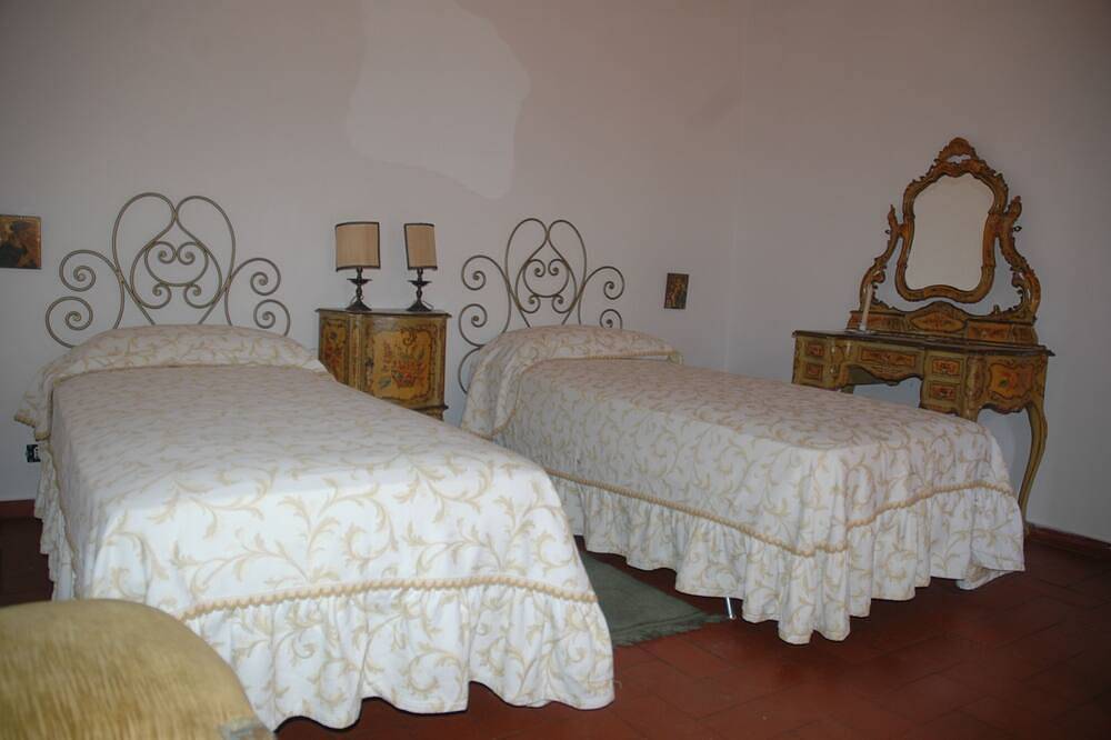 Antica casa di campagna recentemente restaurata - bellissimo giardino privato - panoramico in Pontassieve, Chianti