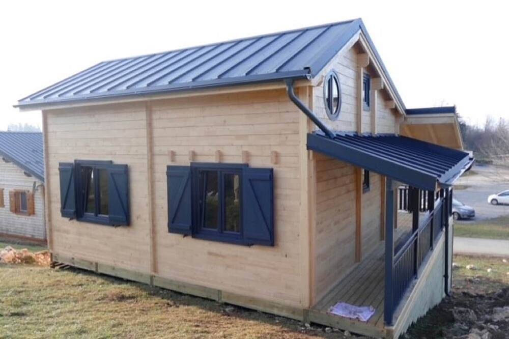 Chalet en Saint Laurent con Piscina in Saint-Laurent-en-Grandvaux, Parc naturel régional du Haut-Jura