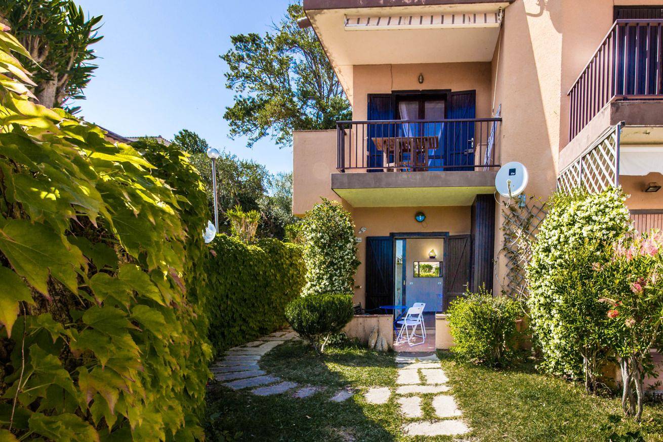 Appartamento intero, Casa Esmeralda near the Sea with Patio! in Cannigione, Arzachena