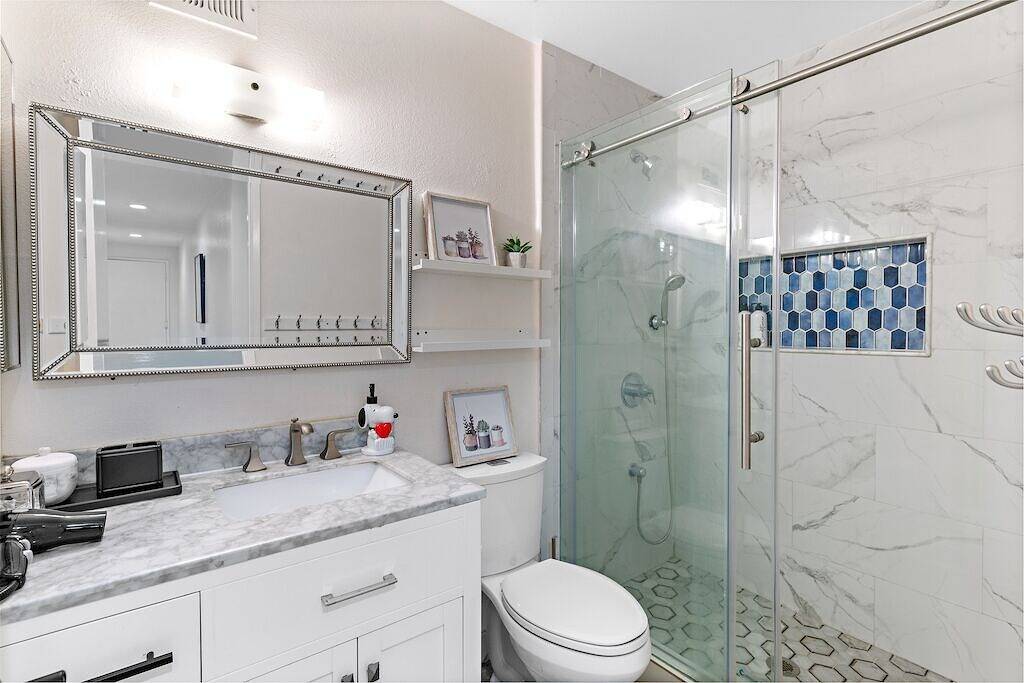 Elegant Disney Retreat in heart of Orange County by Beaches in Westminster, Orange County