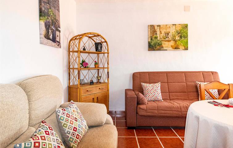 Beachside Apartment with Pool & Parking in Punta Lara (Nerja), Nerja