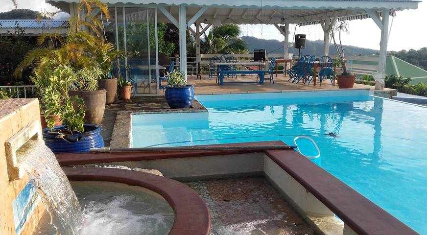 Chambre d'hôtes « Villa Pelée » avec vue mer, balcon et Wi-Fi in Le Morne-Rouge, Martinique
