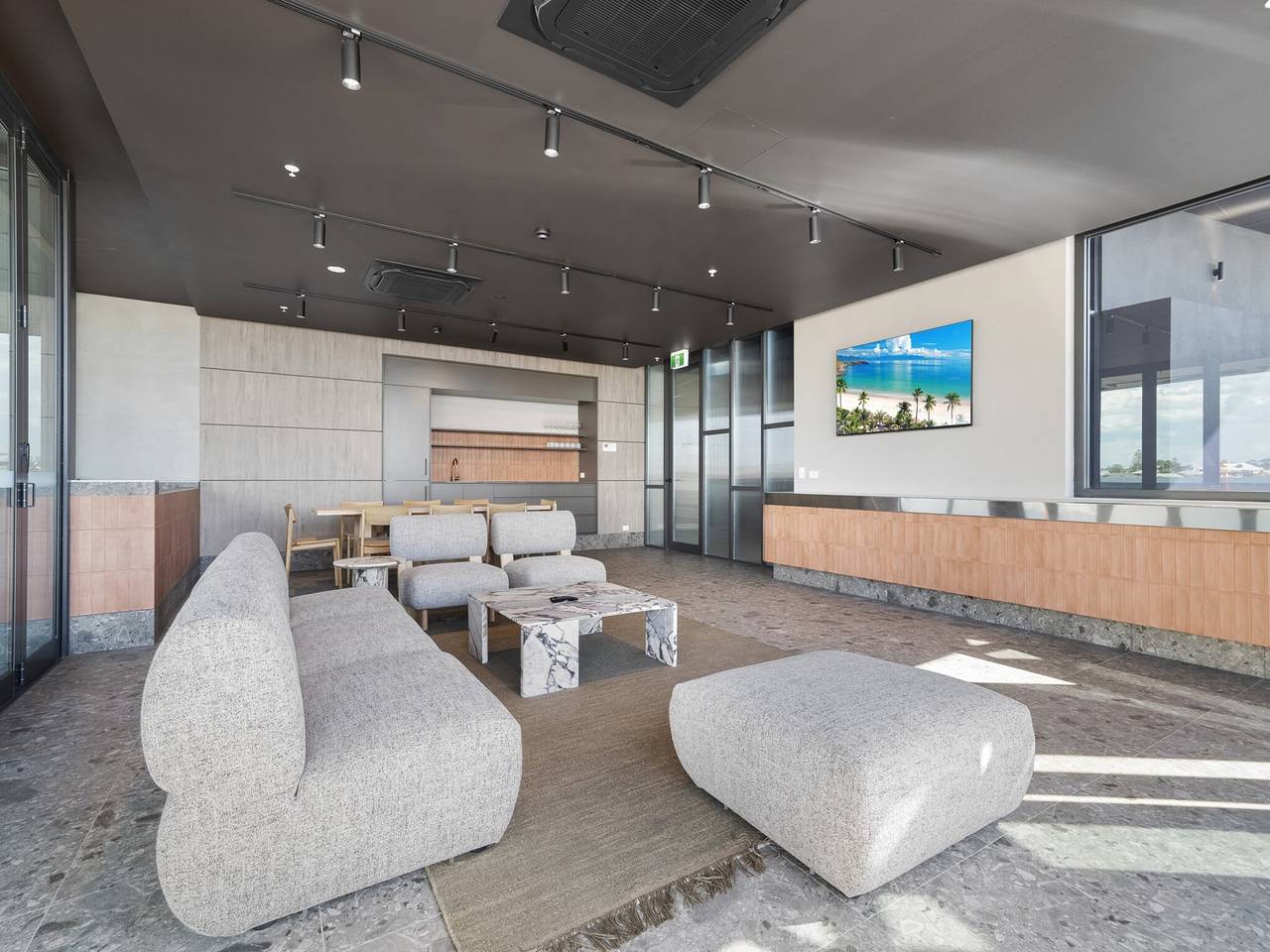 Entire apartment, Coastal Apartment with Rooftop Pool in North Fremantle, Perth