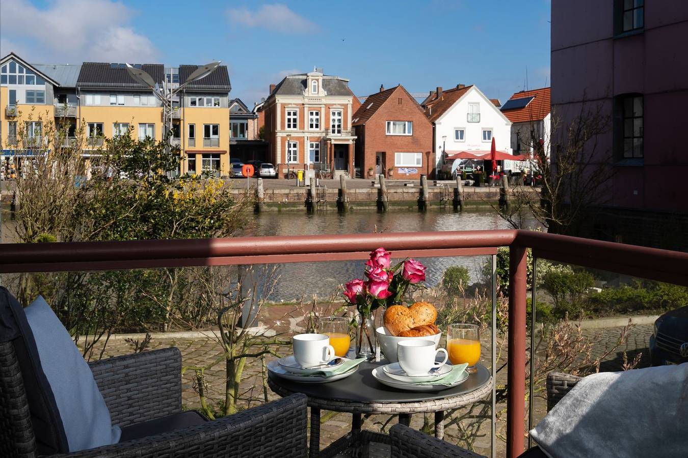 Ganze Wohnung, Komfortables Ferienapartment mit Balkon und moderner Ausstattung in Husum in Husum Hafen, Husum