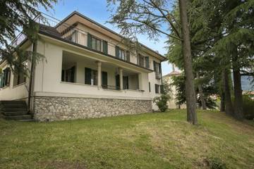 Location De Vacances pour 8 Personnes dans Salò, Montagnes autour du lac de Garde, Photo 1
