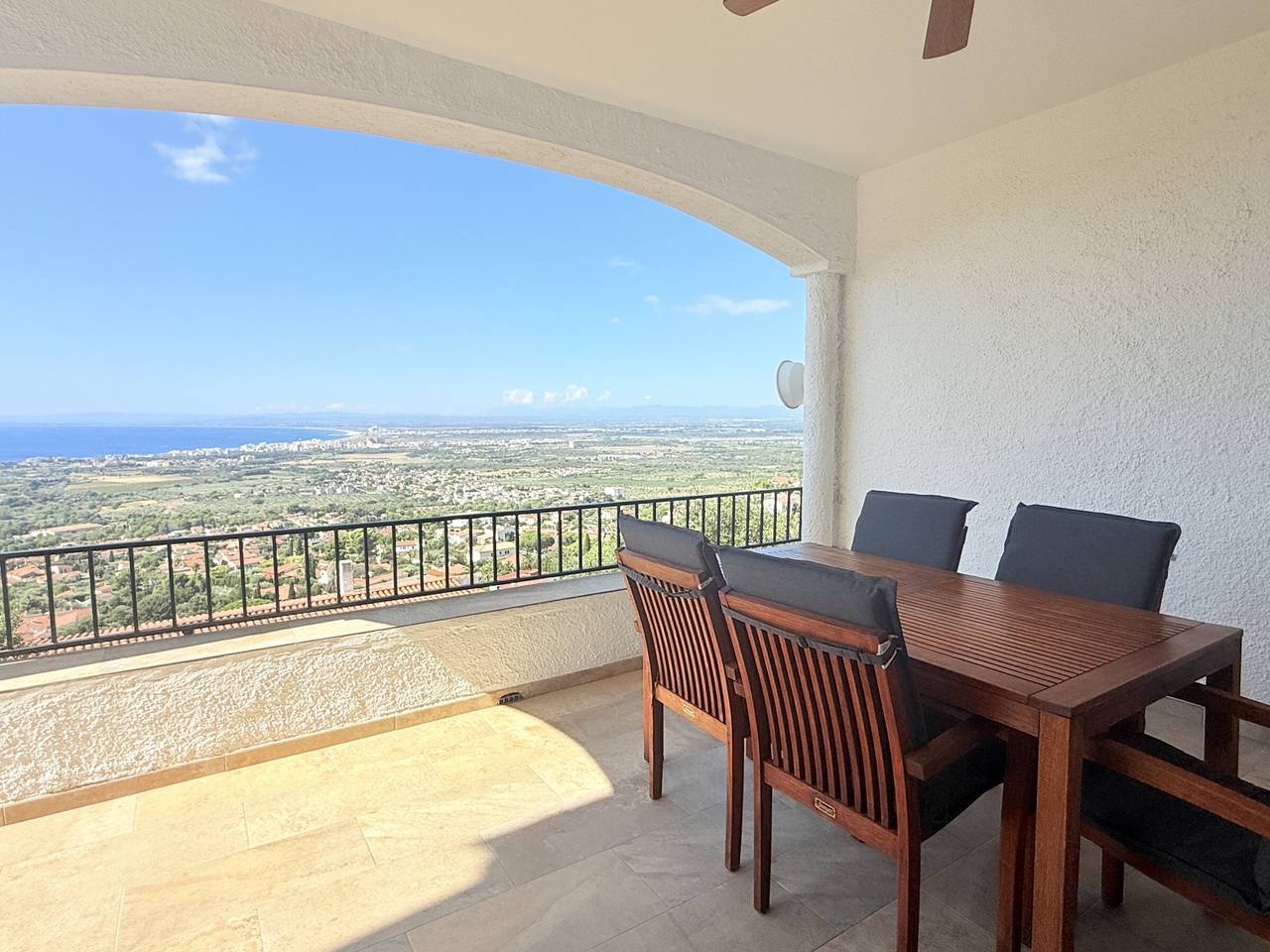 Maison rustique sur la Costa Brava avec Wi-Fi, climatisation et parking in El Mas Fumats, Roses