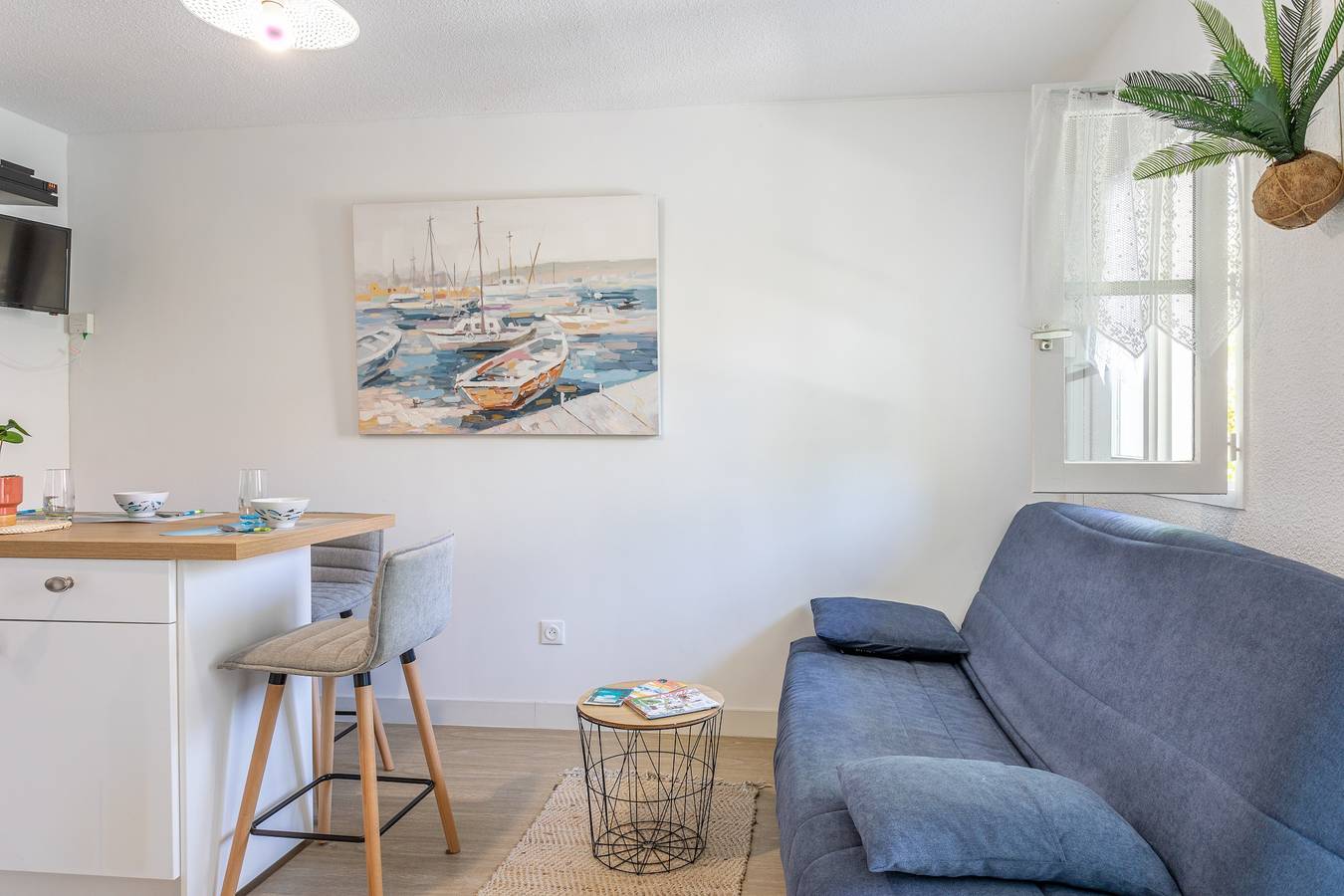 Ganze Wohnung, Appartement "La Belle Petite Maison" mit gemeinsamer Terrasse, privatem Garten und Wlan in La Remigeasse, Dolus-d'Oléron