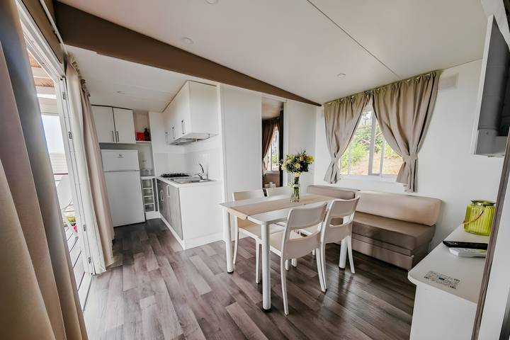 Bungalow per 4 persone, con terrazza e vista oceano, con animali domestici a Marina di Camerota