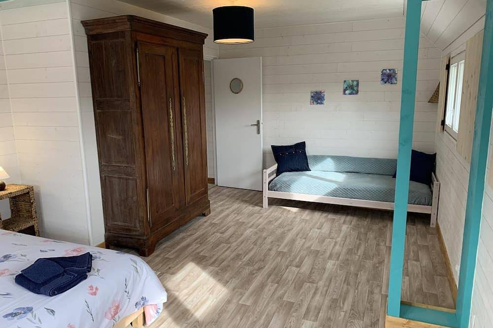 Gemütliches Haus mit privatem Pool in Jullouville in Jullouville, Côte de la Déroute
