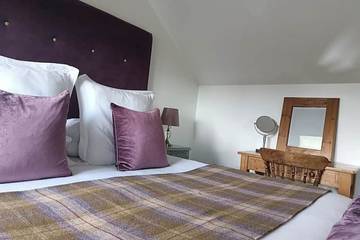 Glamping for 2 People in Stoughton, West Sussex, Photo 3