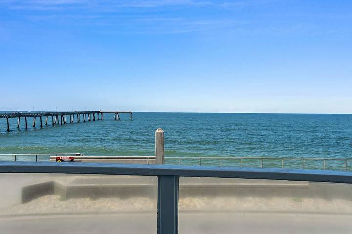 Vacation rental for 8 people, with balcony and yard in Pacifica