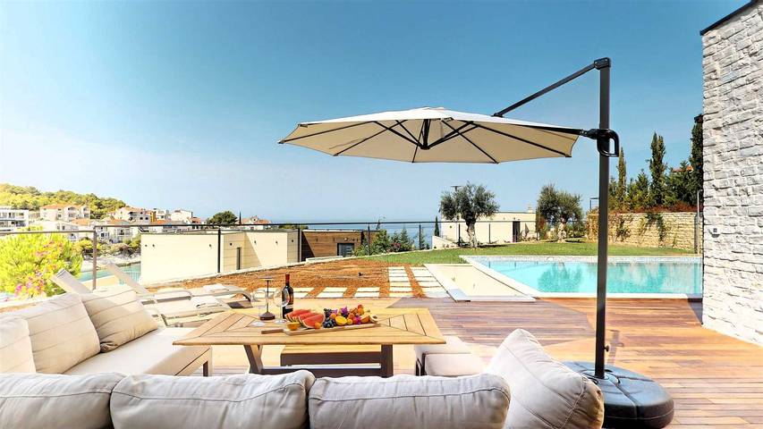 Villa für 10 Personen, mit Terrasse und Garten sowie Pool in Primosten