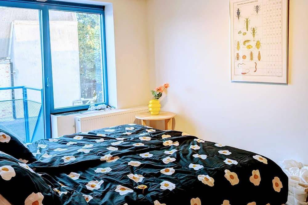 Ganze Wohnung, Colorful Flat @ trendy old docks. \nperfect for couples. Expandable to 3 bedrooms in Gent, Ostflandern