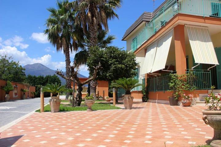 Gästehaus für 4 Personen, mit Terrasse und Garten in Pompei