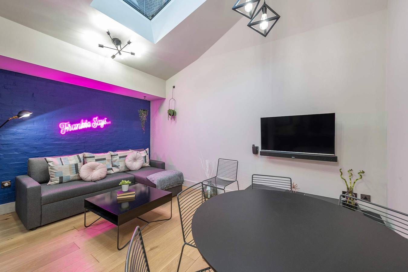 Apartment for 6 People in Covent Garden, London