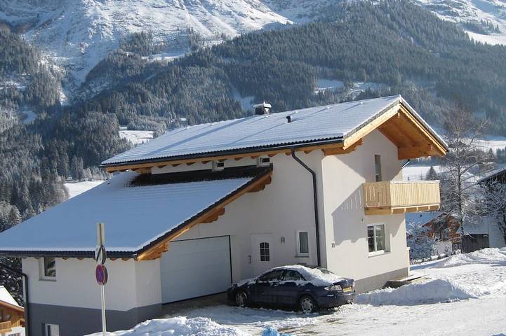 Ferienhaus für 10 Personen, mit Balkon und Garten sowie Sauna im Salzkammergut