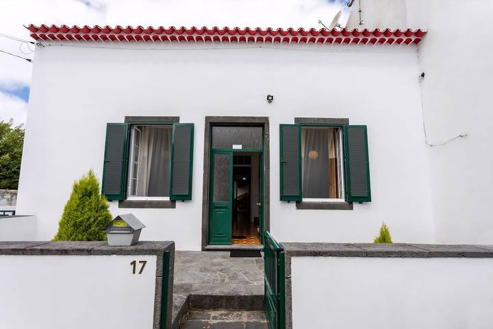 Casa de férias para 4 pessoas, com Terraço e Jardim em Furnas