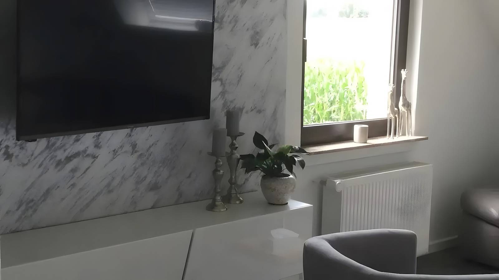 Ganze Wohnung, Modernes Apartment mit Balkon, Parkplatz & Wallbox in ruhiger Lage - Bis 4 Personen - Bad Oeynhausen in Lohe, Löhne
