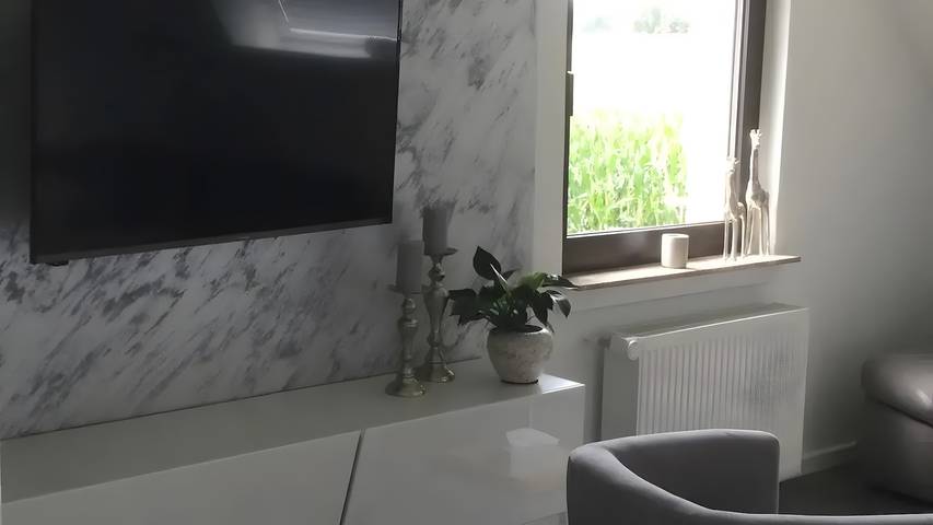 Modern Apartment with Balcony, Parking & Ev Charger in Quiet Location – Up to 4 Guests – Bad Oeynhausen