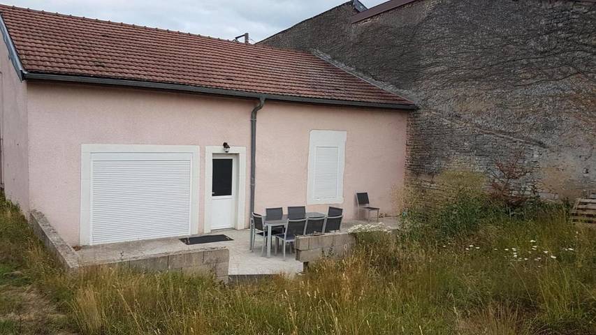 Gîte pour 10 personnes, avec jardin et vue, animaux acceptés à Gondrecourt-le-Château - 4