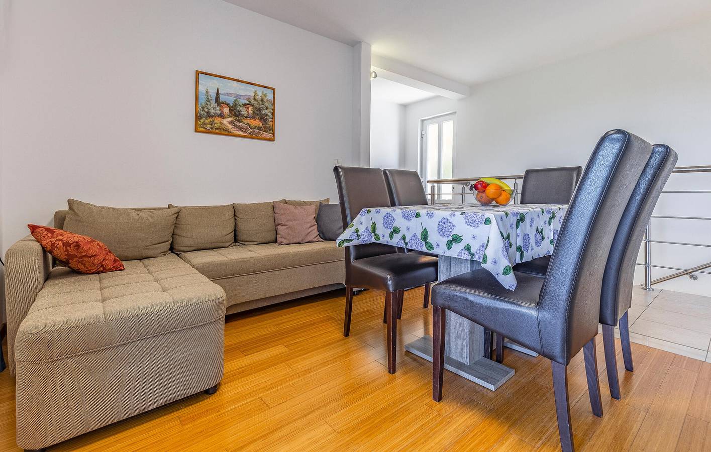 Apartamento vacacional entero, Apartamento de vacaciones para 6 personas con terraza in Premantura, Costa sur de Istria