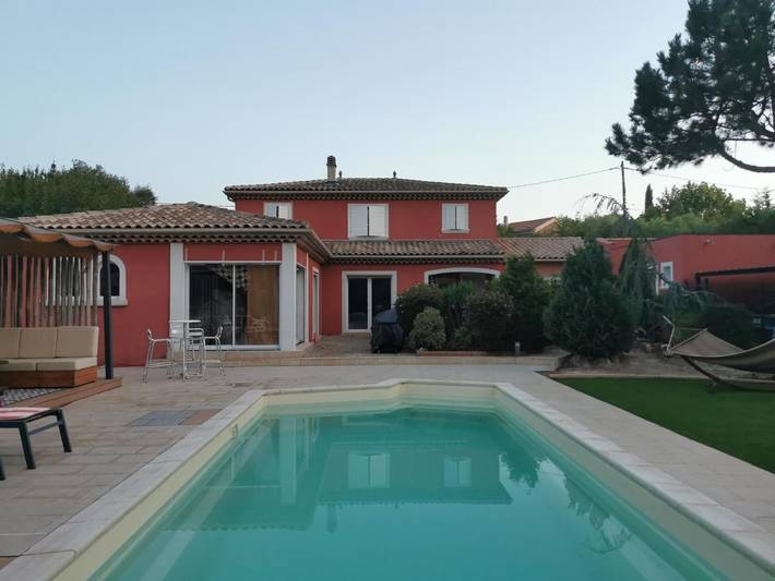 Location de vacances pour 2 personnes, avec piscine ainsi que jacuzzi et jardin à Le Cannet-des-Maures - 4