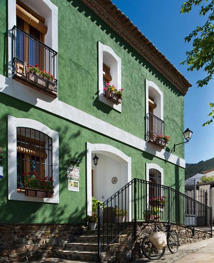 Casa rural para 8 personas, con piscina además de jardín y vistas, Se admiten mascotas en Sevilleja de la Jara