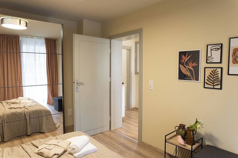 Ganze Wohnung, Charmante Wohnung in der Altstadt „Arkadenhof“ in Oberlausitz Niederschlesien
