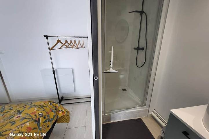 Apartamento entero, Proche Centre Ville, Appartement Pour 6 Voyageurs Comprenant 3 Suites in Châlons-en-Champagne, Marne