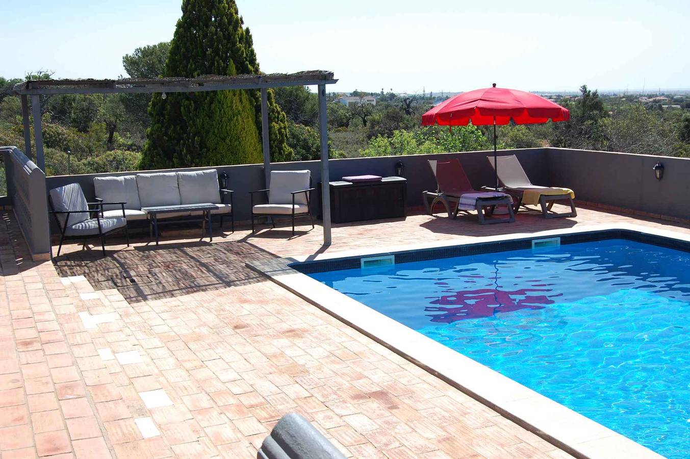 Villa mit Pool, Garten und Kamin  in Faro, Faro Distrikt