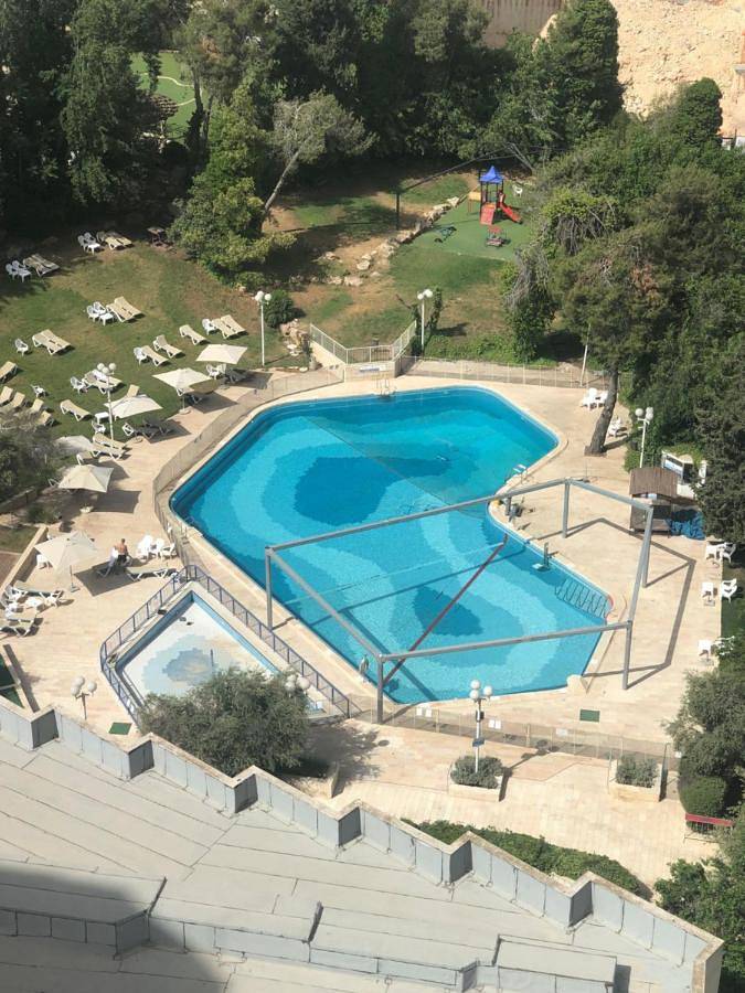 Ferienhaus für 8 Personen, mit Ausblick und Sauna sowie Terrasse und Pool in Jerusalem
