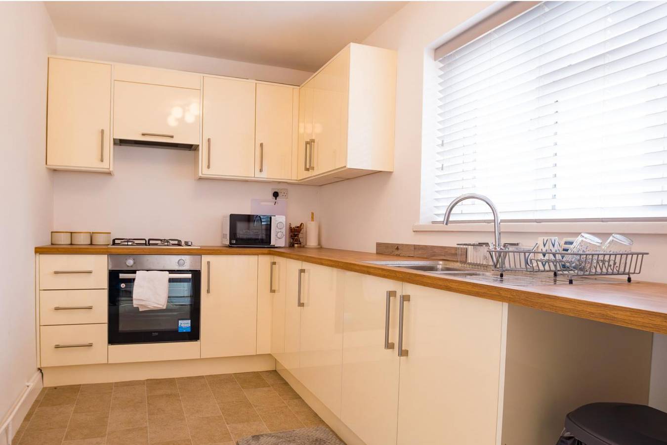 Housesleeps6-Garden-Parking-Familly&Contractors in Walsall, Birmingham und Umgebung