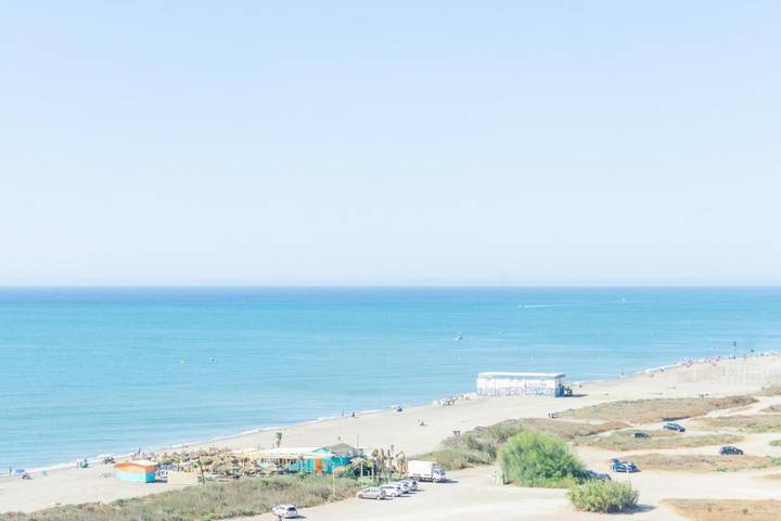 Apartamento para 4 personas, con terraza además de vistas y piscina en Churriana