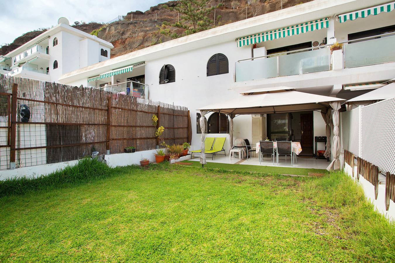 Entire apartment, Vacation Apartment 'Residencial Sol Suite 2' with Sea View, Shared Pool and Wi-Fi in Mogán, South Gran Canaria