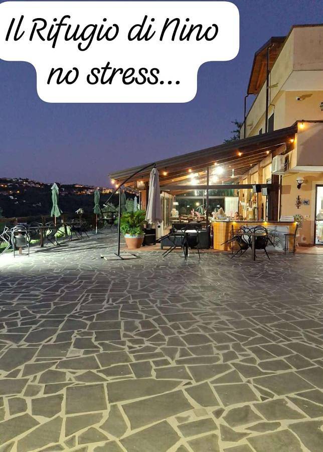 Bed and breakfast per 3 persone, con panorama e sauna nonché giardino e piscina, con animali domestici a Contursi Terme