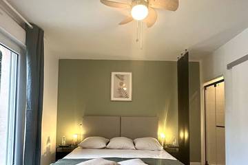 Gîte pour 2 personnes, avec jardin et piscine à Plassac