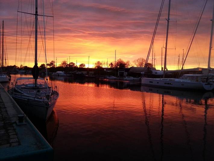 Boot für 6 Personen, mit Terrasse und Ausblick sowie Seeblick am Greifswalder Bodden - 3