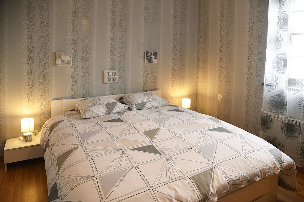 Apartamento entero, Pies en la cabeza del agua en las nubes (a 150 metros de los baños termales) in Luxeuil-les-Bains, Alto Saona