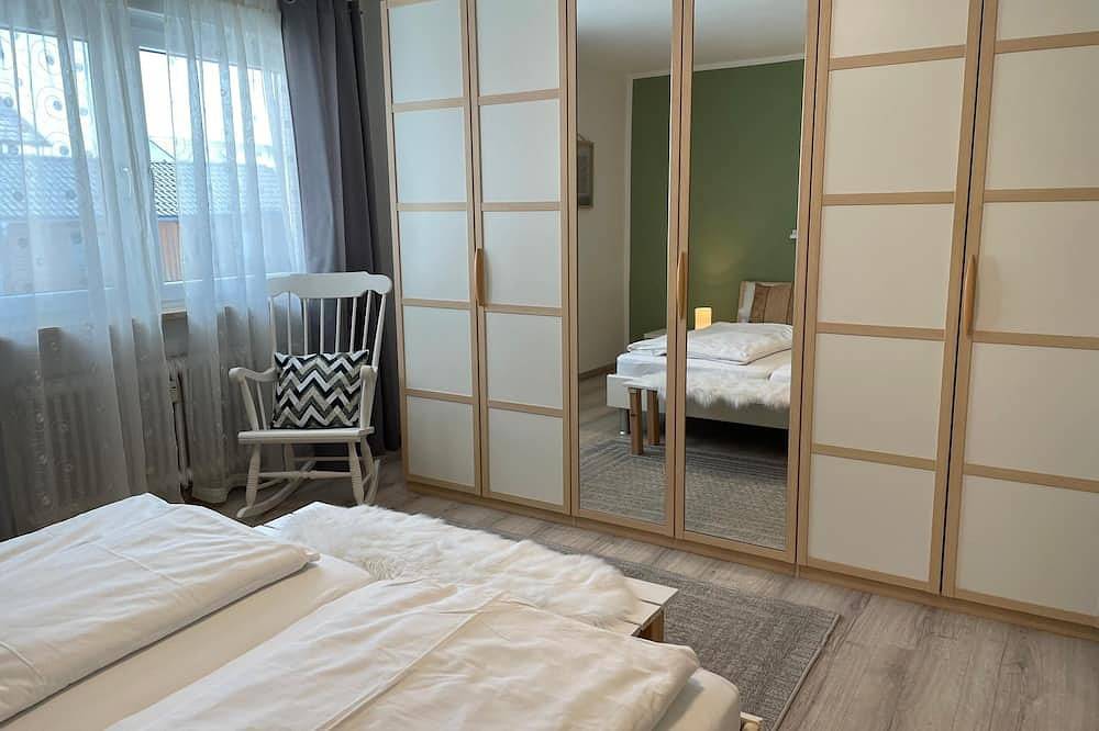 Ganze Wohnung, Feriendomizil im Erdgeschoss mit Kachelofen in Niederalteich, Ostbayern