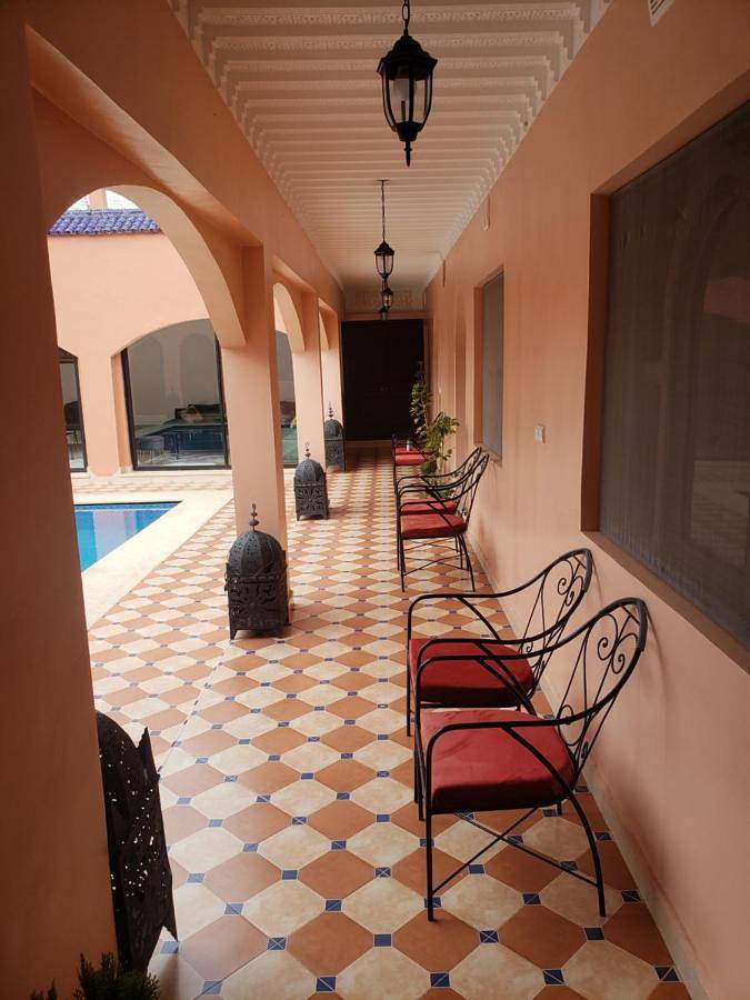 Location de vacances pour 8 personnes, avec jardin et bassin pour enfant ainsi que jacuzzi et piscine à Oualidia - 4