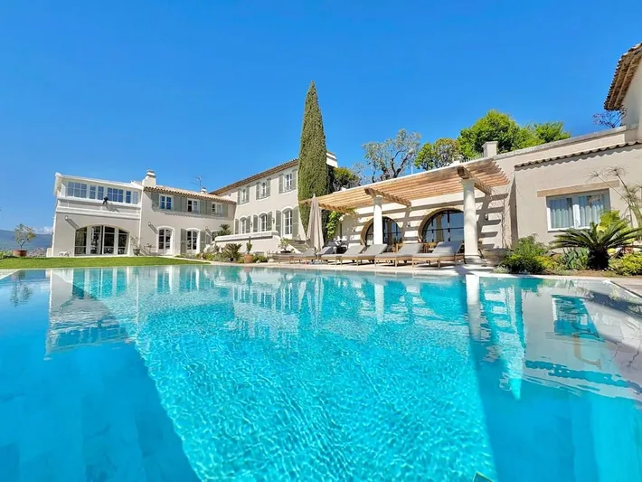 Appartamento vacanze per 12 persone, con giardino e piscina nonché idromassaggio, adatto a famiglie con bambini - 1