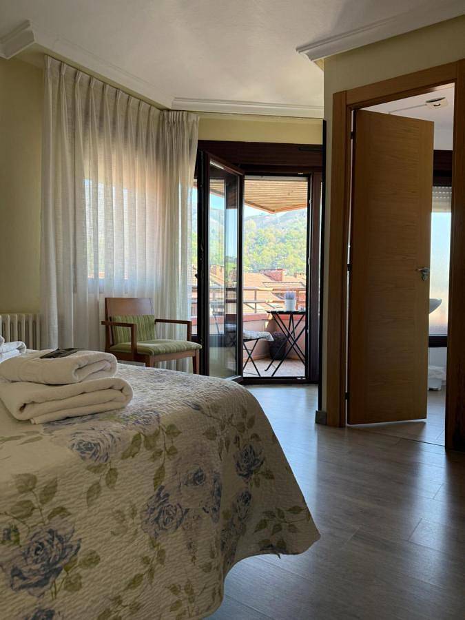 Casa de huéspuedes para 3 personas, con Terraza y Vistas en Cangas de Onís