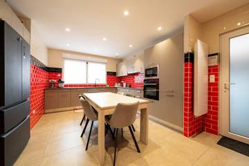 Maison De Vacances pour 9 Personnes dans Tourcoing, Région de Lille, Photo 2
