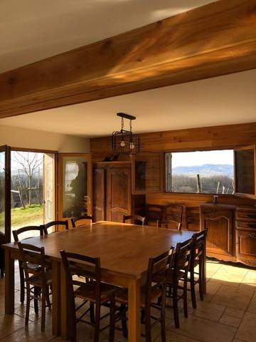 Gîte pour 15 personnes, avec vue sur le lac ainsi que jardin et vue, animaux acceptés à Aiguebelette-le-Lac