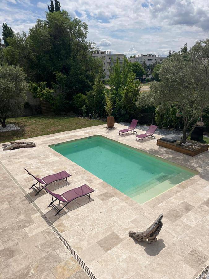 Appartement de vacances pour 3 personnes, avec piscine et jardin