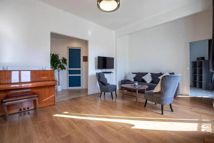 Gîte pour 7 personnes, avec vue et terrasse dans Office De Tourisme Et Des Congres De Marseille - 2