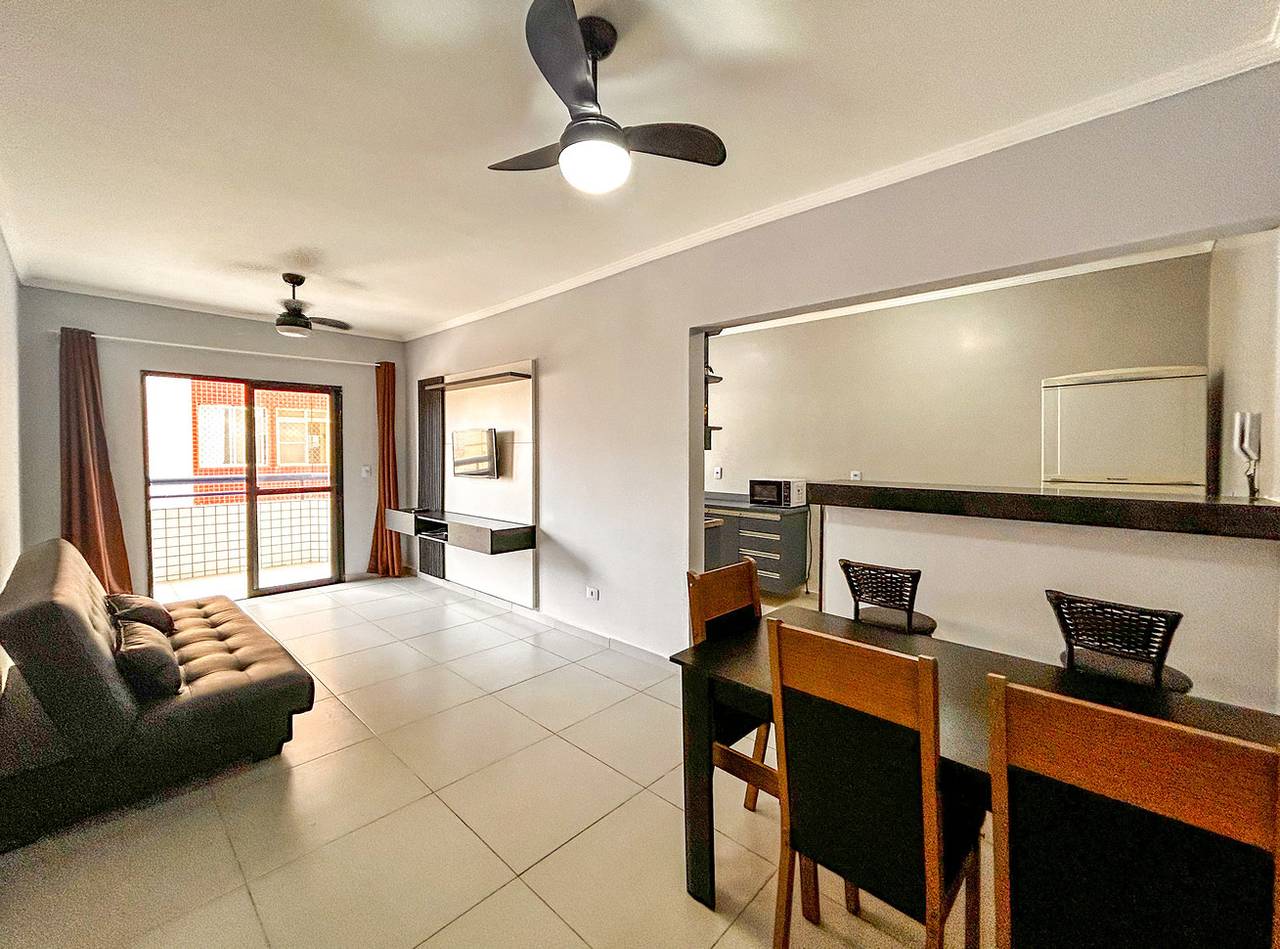 Ganze Wohnung, Ferienwohnung für 7 Personen mit Garten in Vila Mirim Praia Grande, Praia Grande