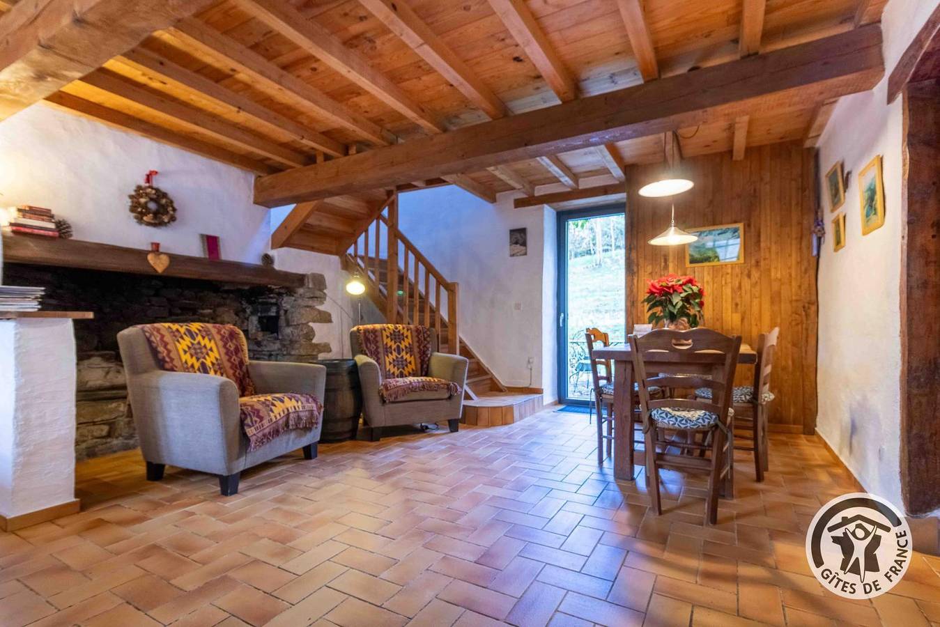 Le Chèvrefeuille in Oust, Parc naturel régional des Pyrénées ariégeoises