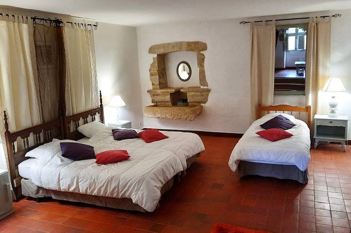 Location de vacances pour 5 personnes, avec jardin et terrasse à Prudhomat - 2